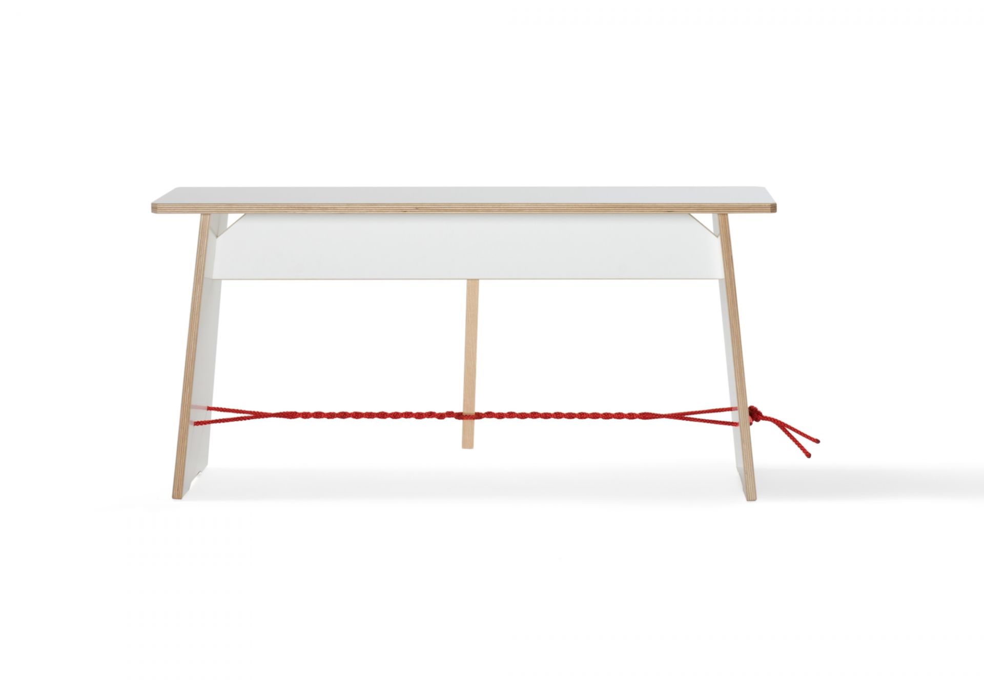 Langer Max Sitzbank von Moormann, 90 cm, weißes Holz mit rotem Seil.