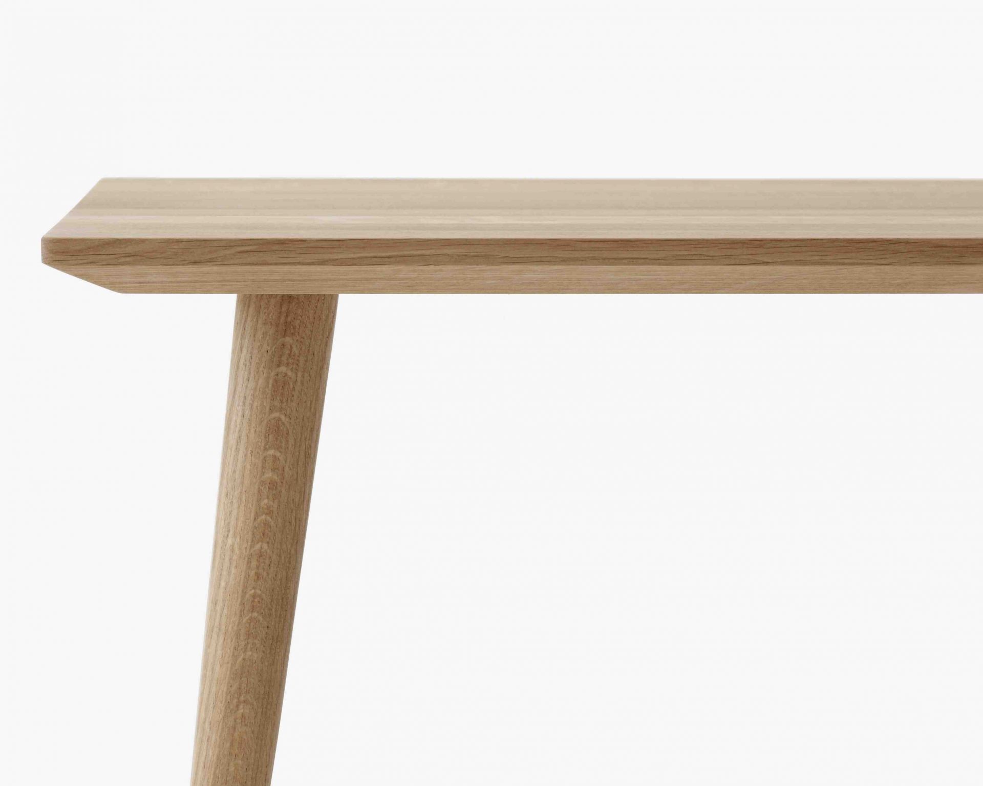 In Between Table SK23 / SK24 Couchtisch AndTradition