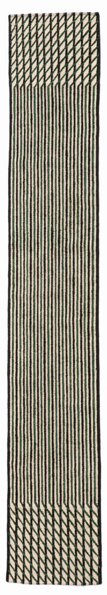 Nanimarquina Blur Läufer Teppich mit grün-schwarzen Streifen und beigen Zickzack-Muster für modernes Wohnen.