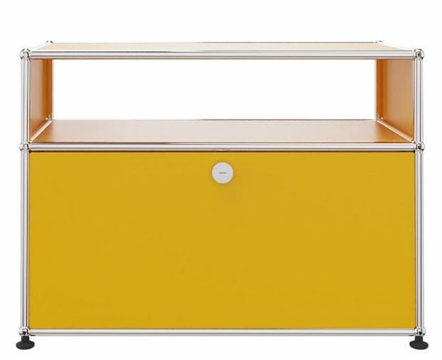 USM Haller Beistellmöbel in Goldgelb mit einer Schublade und offenen Fächern, modernes Design.
