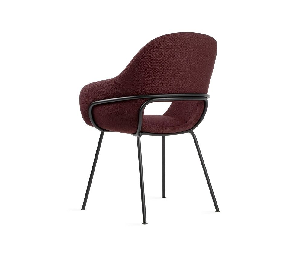 Theia Armchair High Sessel von Freifrau Manufaktur, bordeauxroter Stoffbezug und schwarzes Metallgestell, Rückansicht.