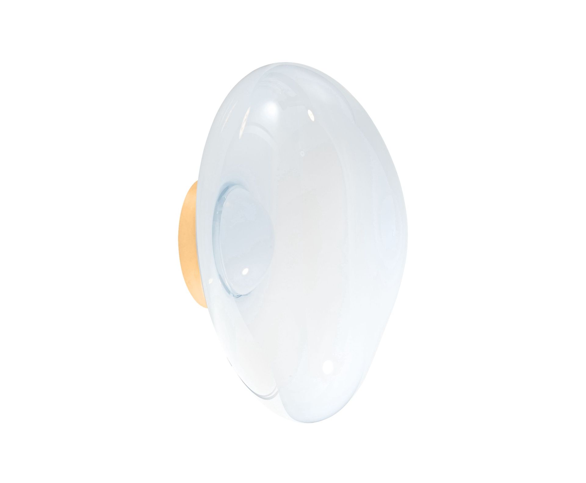 Nahaufnahme der Tom Dixon Melt Surface LED-Wandleuchte in Opal mit goldenem Sockel.