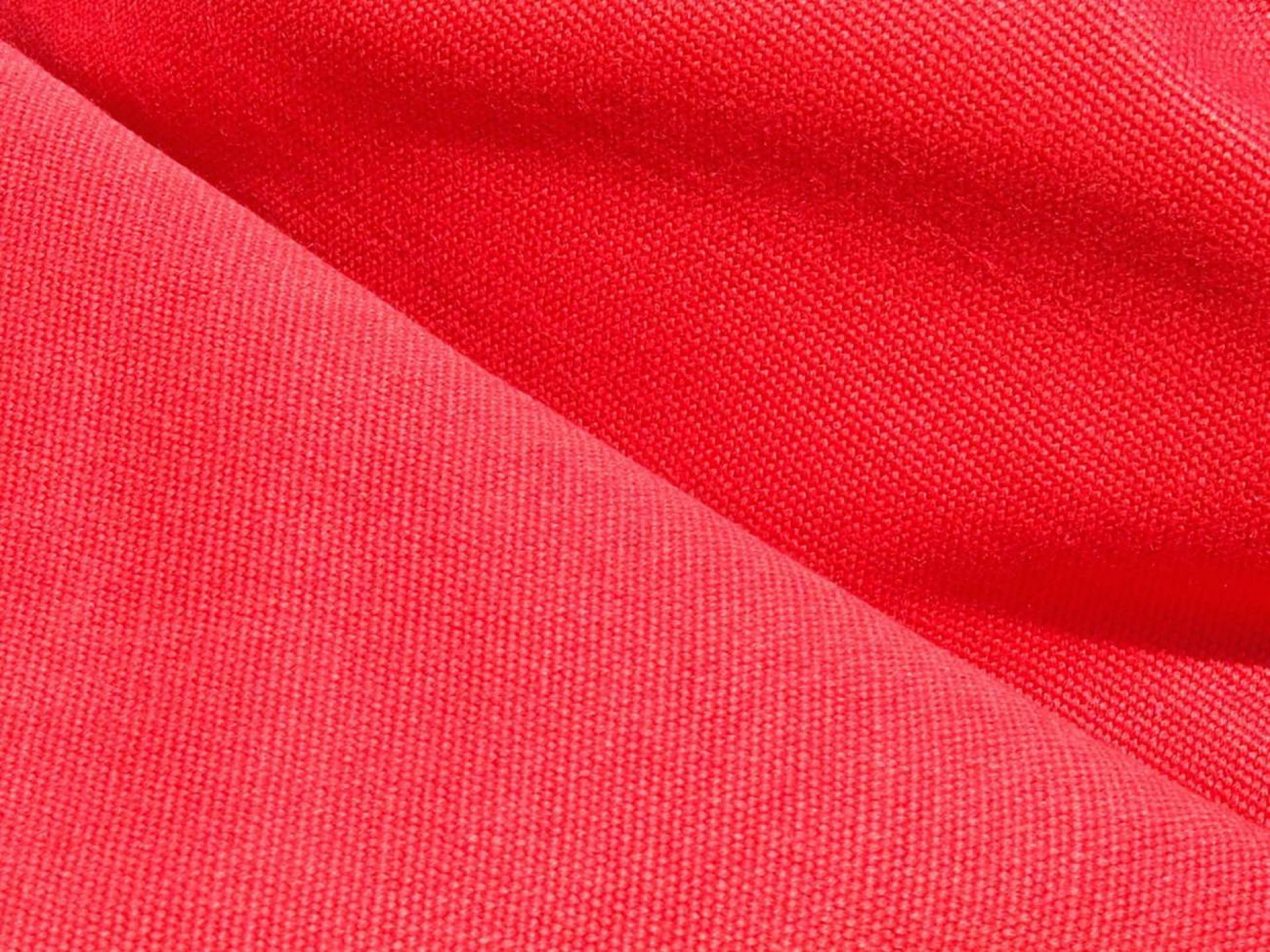 Nahaufnahme des roten Stoffbezugs der Lido Liege, Textur und Materialdetails.