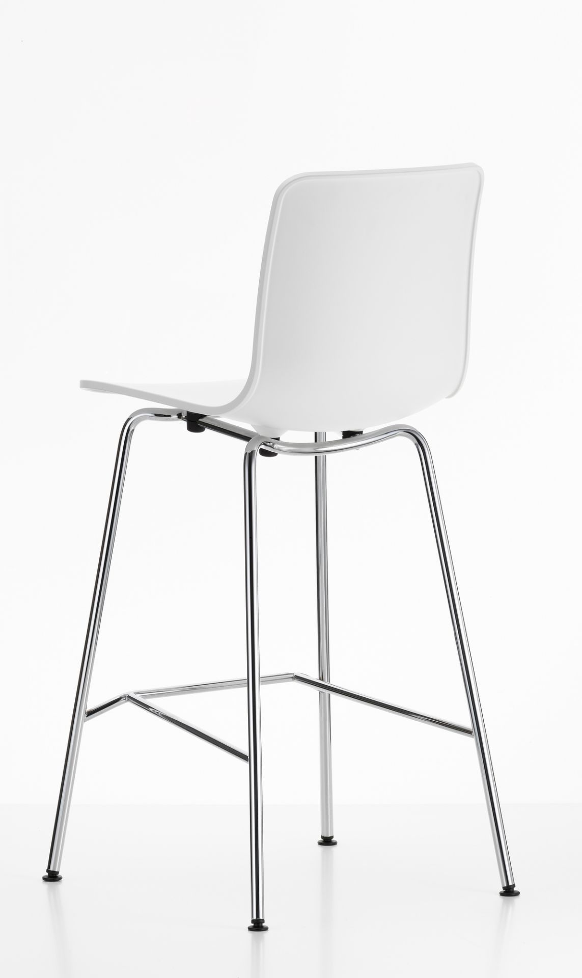 Weißer Hal Stool Medium Barhocker von Vitra mit verchromtem Gestell, Rückansicht. Moderner Barstuhl für Küche und Bar.