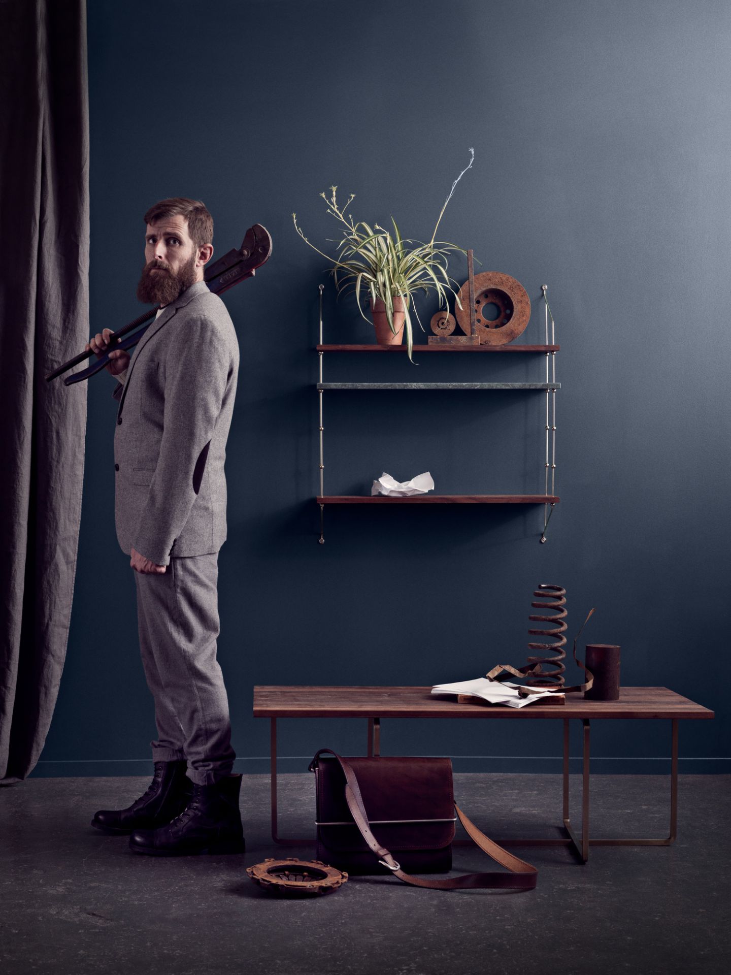 Nahaufnahme des Ninety Couchtischs von Ox Denmarq mit edler Marmorplatte.