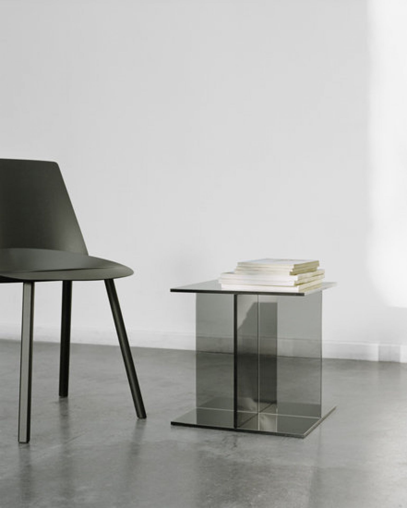 CT08 Vier Beistelltisch von Philipp Mainzer e15