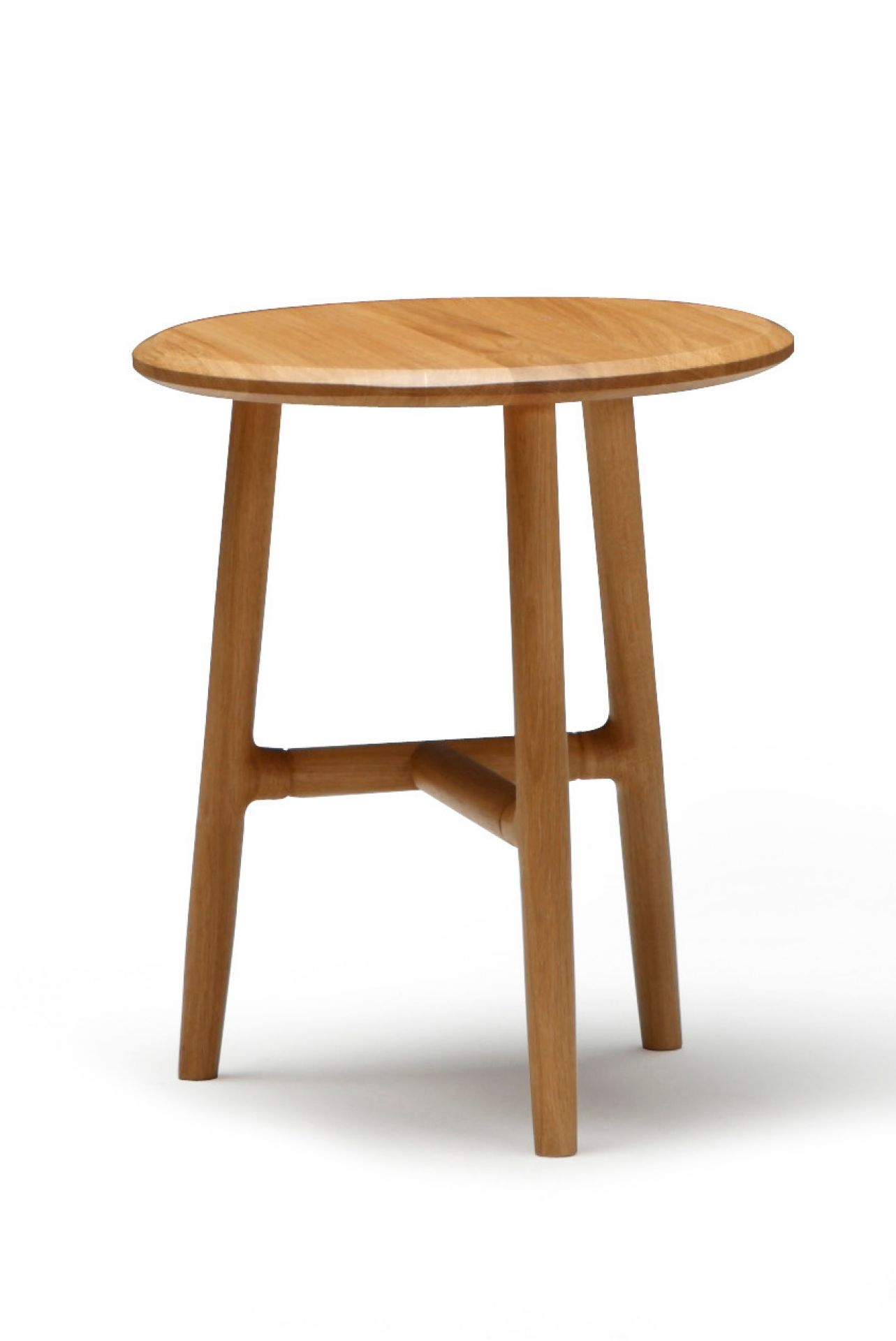 Nudo Beistelltisch von Sancal aus Eiche Natur, runder Holztisch mit drei Beinen.