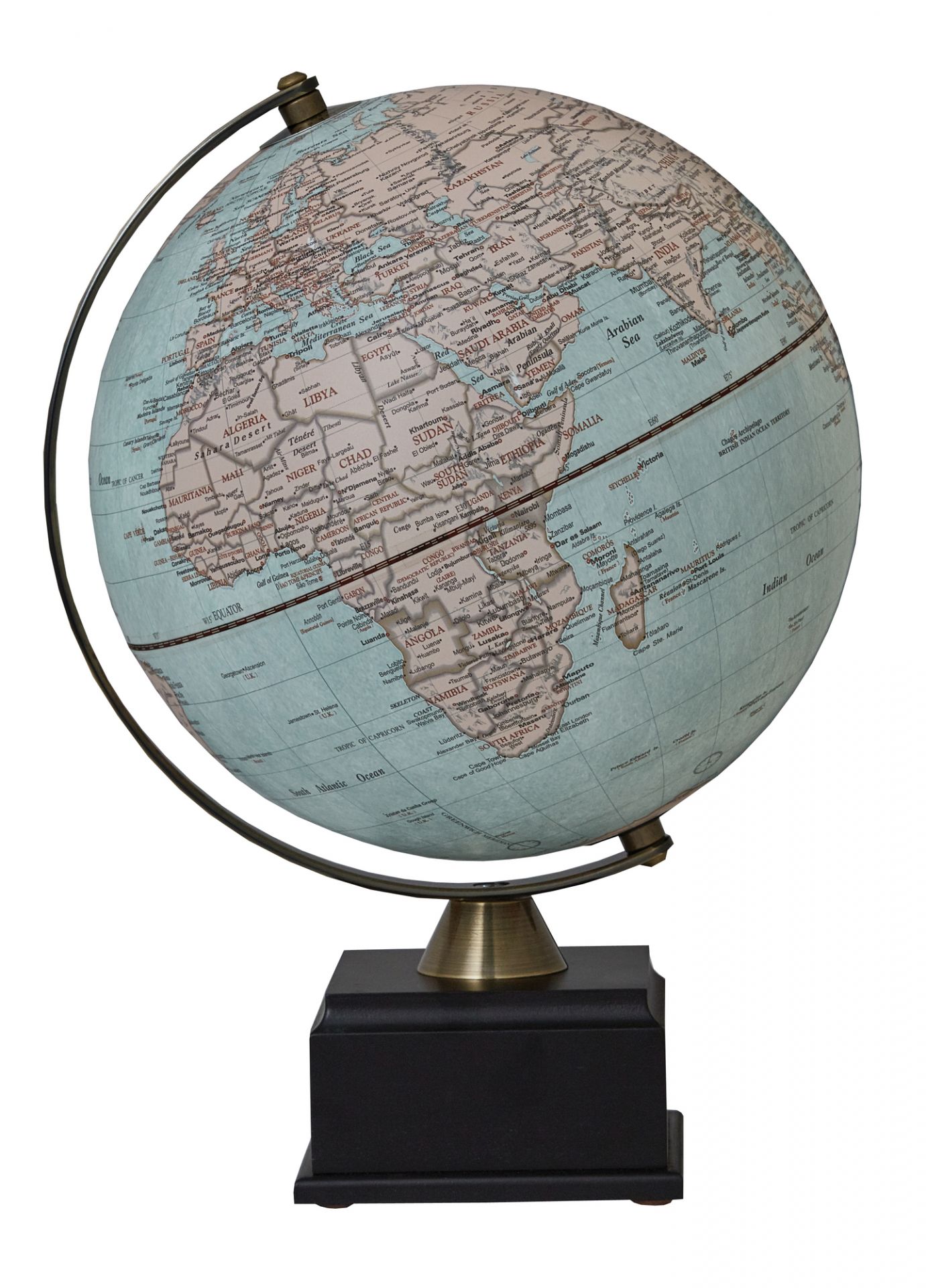 Detailaufnahme eines Globus Antique Monument, der Kontinente und Ozeane auf einer Weltkugel zeigt.