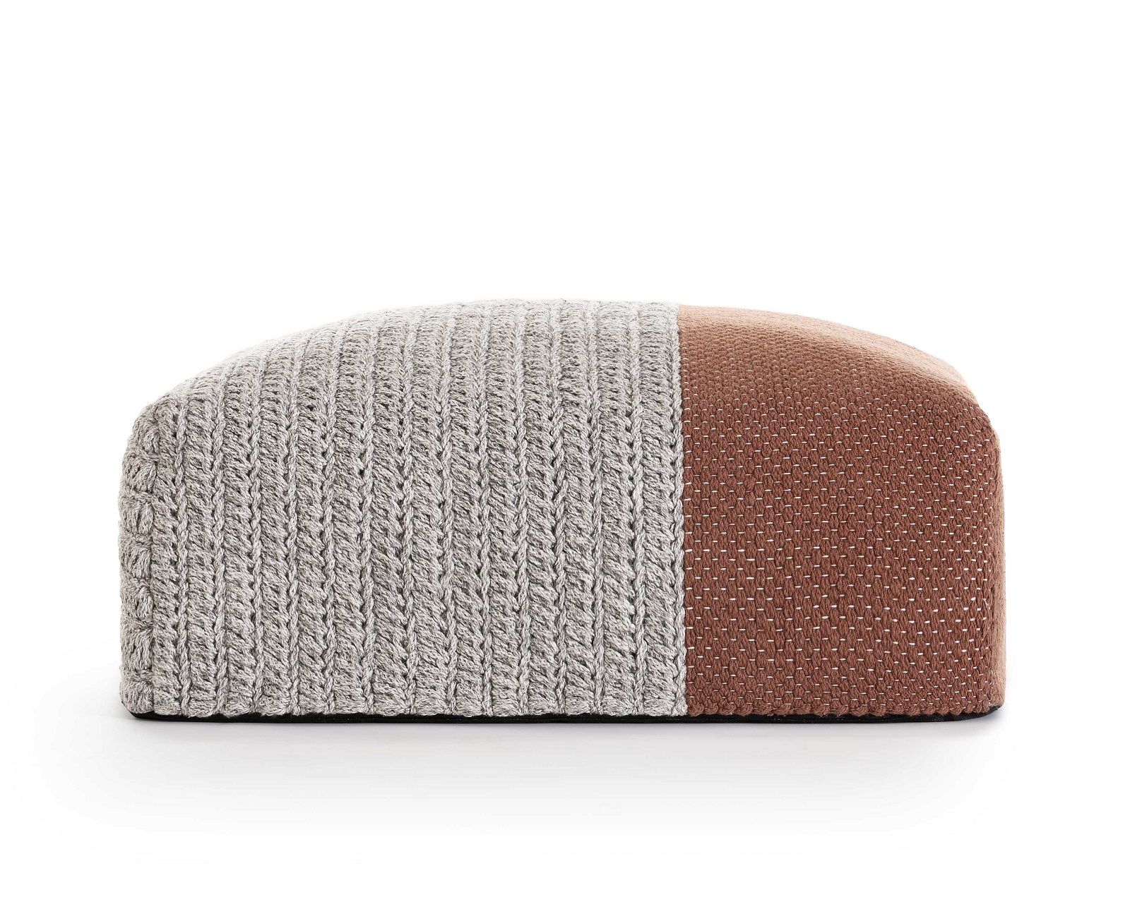 Mangas Outdoor Pouf Hocker Gan, gestrickt und braun, für Garten und Terrasse.