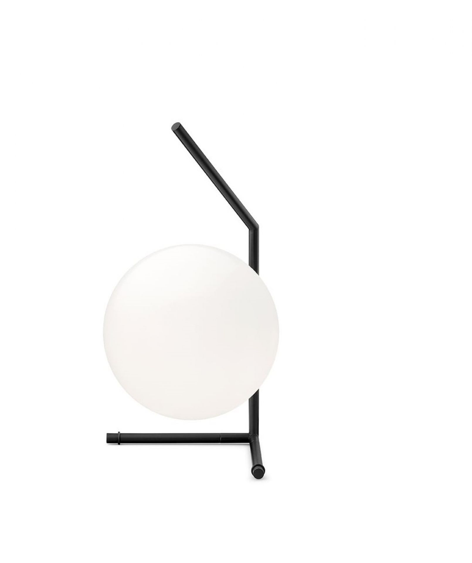 IC Lights T1 Low Tischleuchte von Flos mit schwarzem Gestell und weißem Opalglas-Diffusor.
