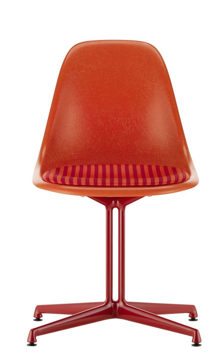 Eames Side Chair La Fonda in Rot Orange, limitierte Vitra Edition mit Stoffbezug.