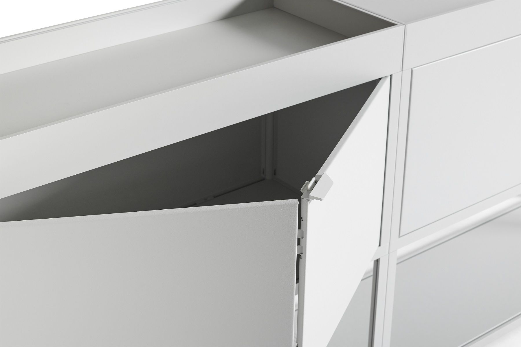 New Order Sideboard von Hay in Anthrazit mit offener Tür, modernes Designmöbel.