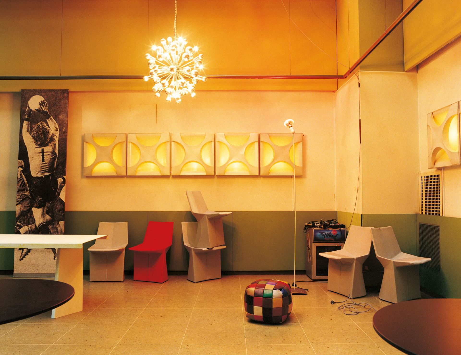 Pallas Tisch Indoor ClassiCon