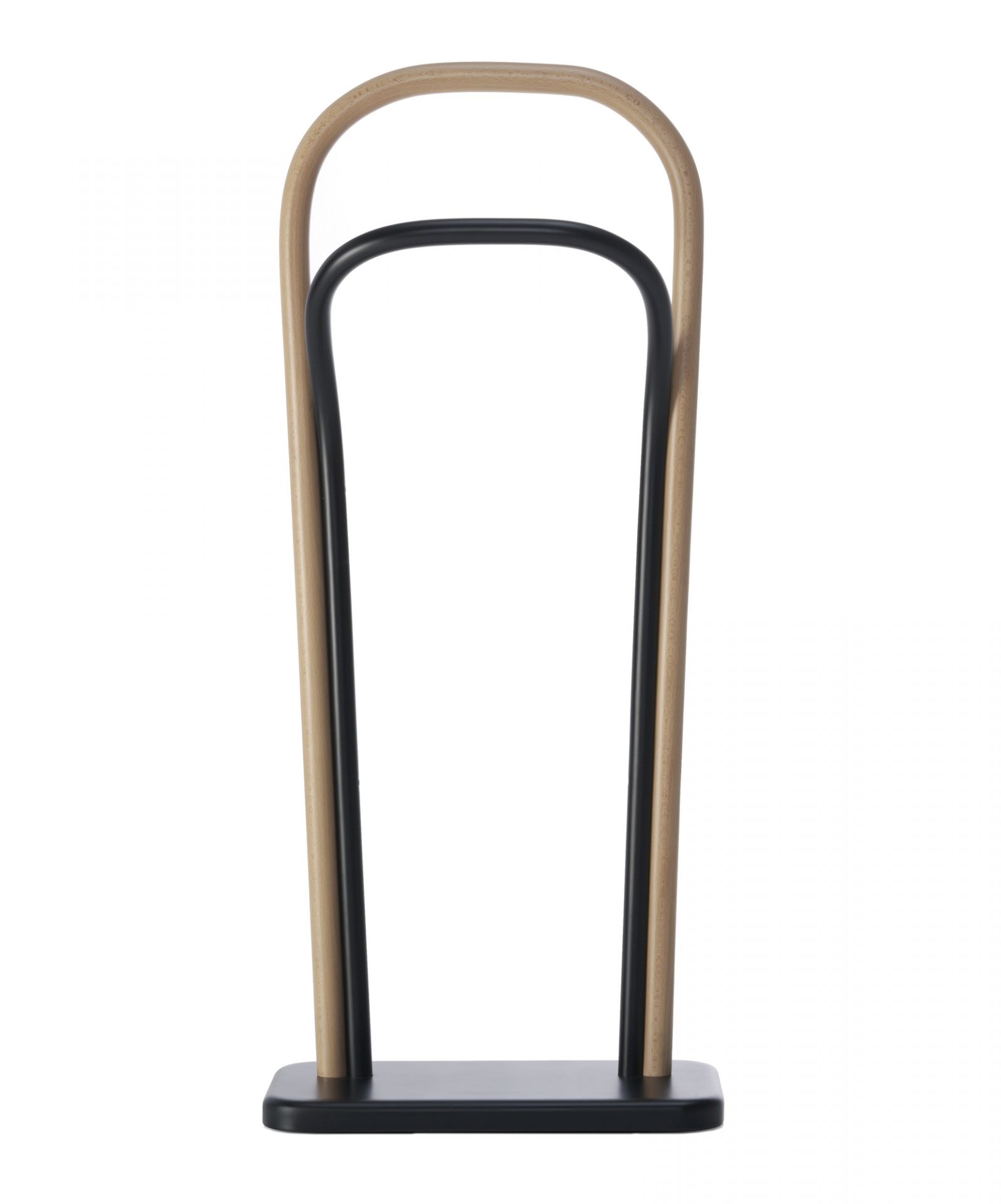 Arch Stummer Diener von Wiener GTV Design: Moderner Kleiderständer aus gebogenem Holz und schwarzem Metall.
