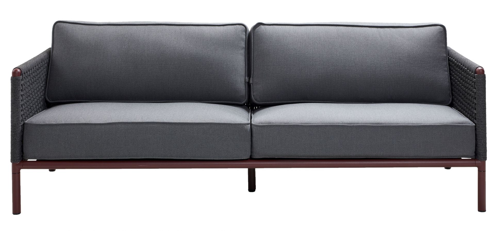 Encore Sofa: Cane-Line 3-Sitzer Gartensofa in Bordeaux mit grauen AirTouch Kissen.