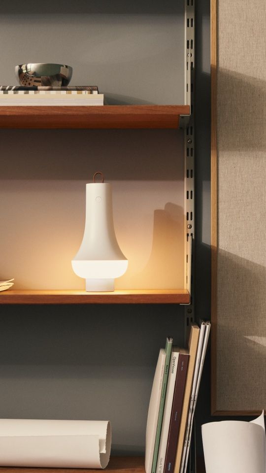 Tomoshi Portable Akkuleuchte / Tischleuchte Louis Poulsen