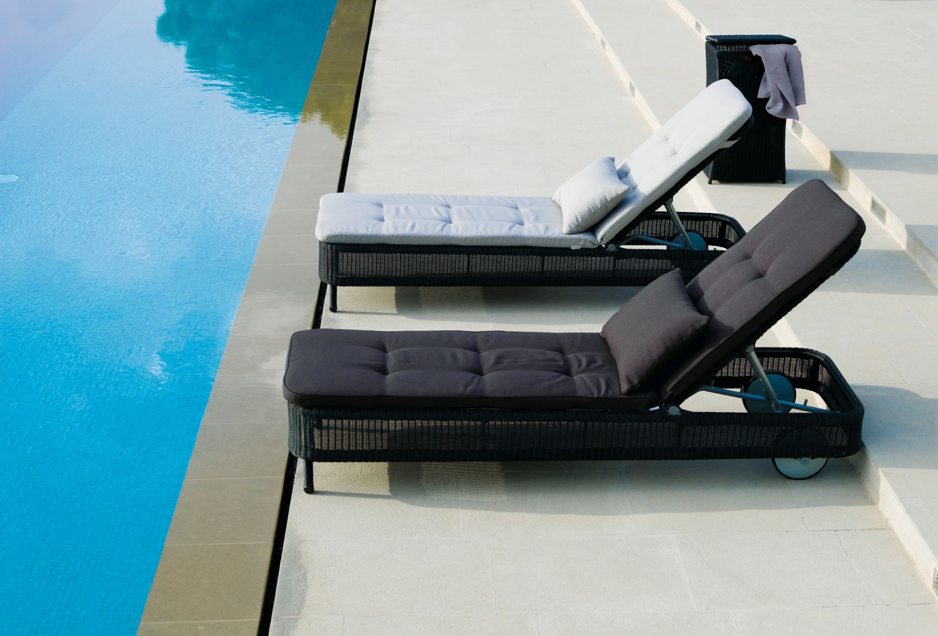 Presley Outdoor Sonnenliege Cane-Line taupe