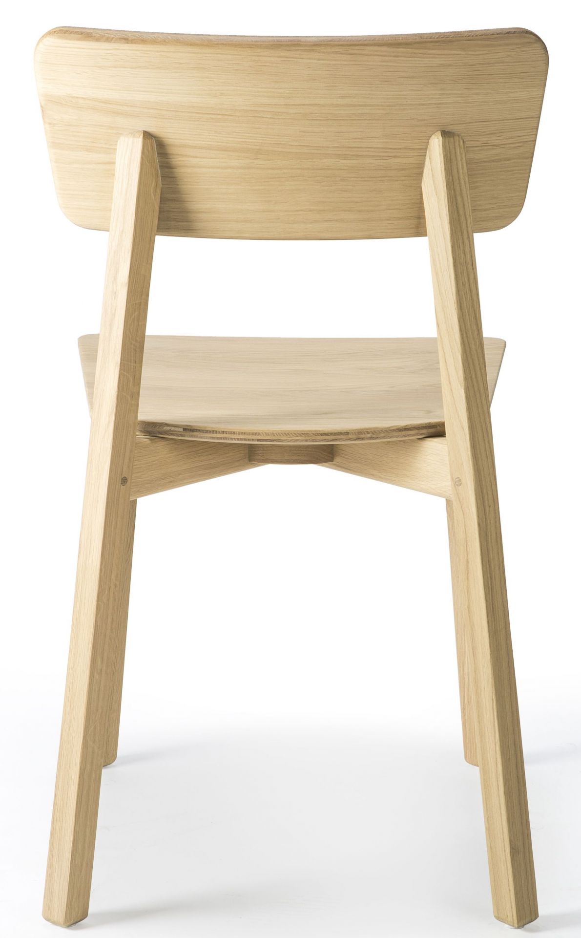 Rückansicht des Casale Stuhls von Ethnicraft, Eiche ohne Armlehne, lackiert.