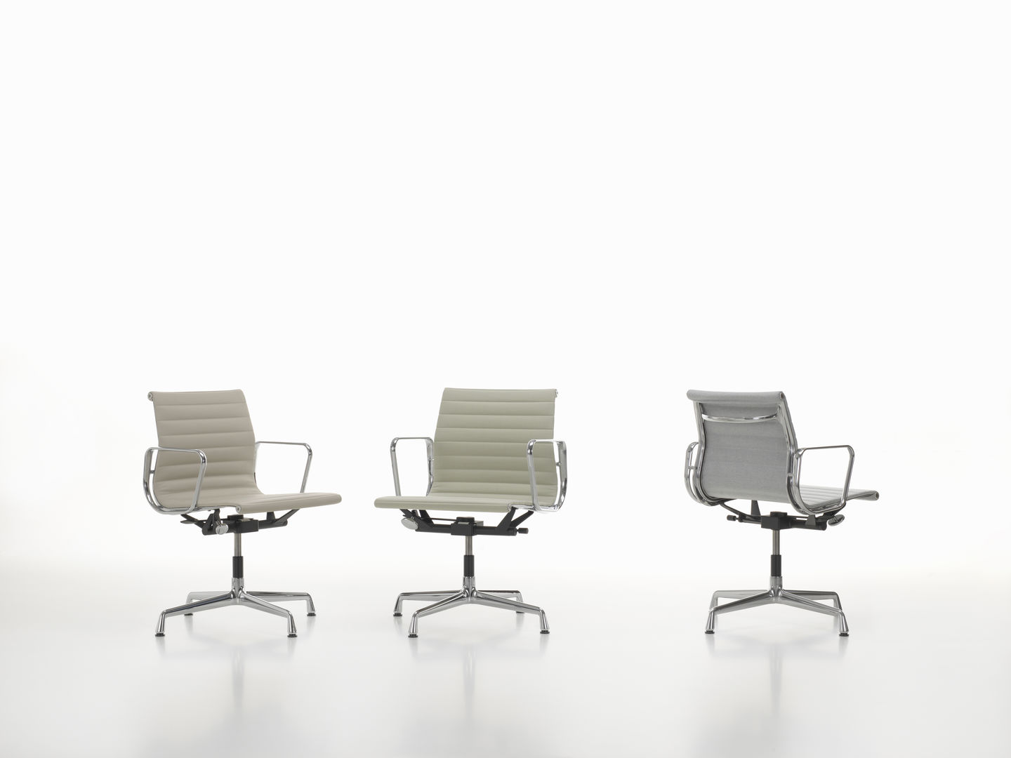 Aluminium Chair EA 131 / EA131 Stuhl Vitra