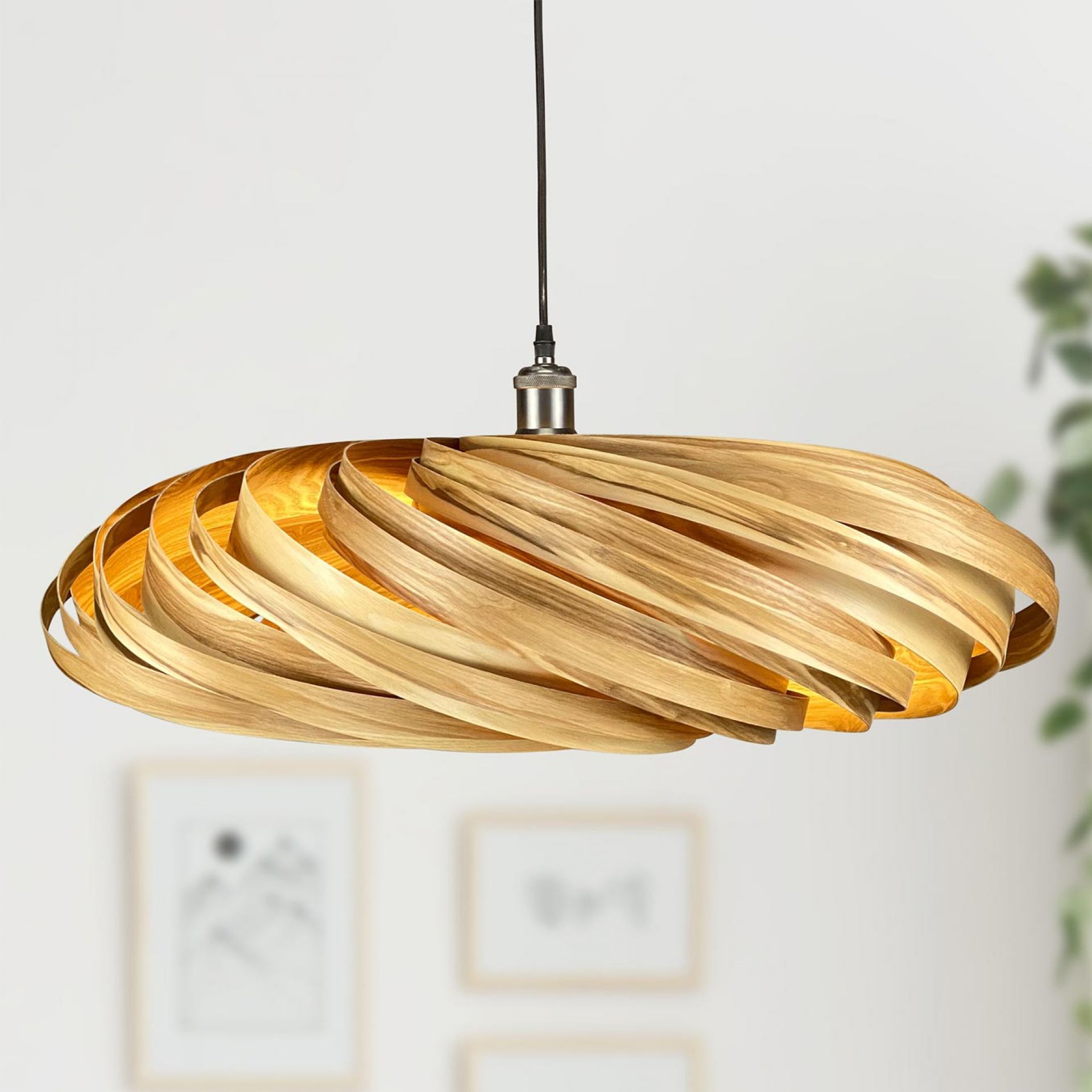 Veneria Hängeleuchte aus Olivesche, moderne Holzlampe mit spiralförmigem Design für Wohnzimmer und Esszimmer.