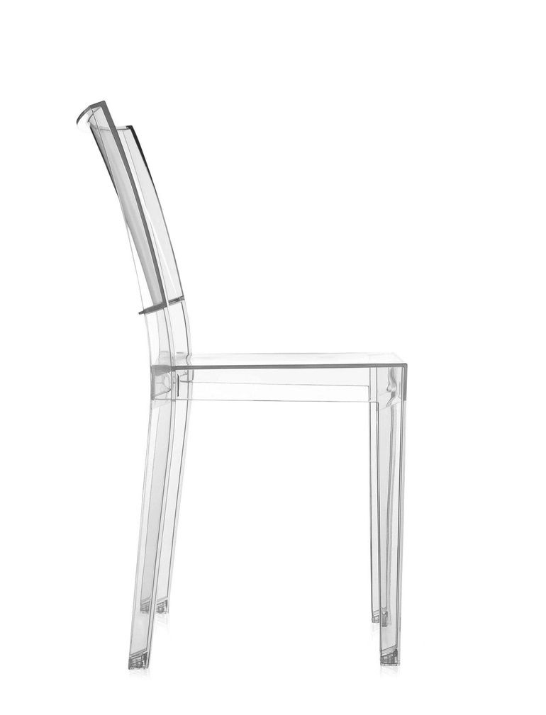 Seitenansicht eines transparenten La Marie Stuhls von Kartell. Moderner Designstuhl aus Polycarbonat.