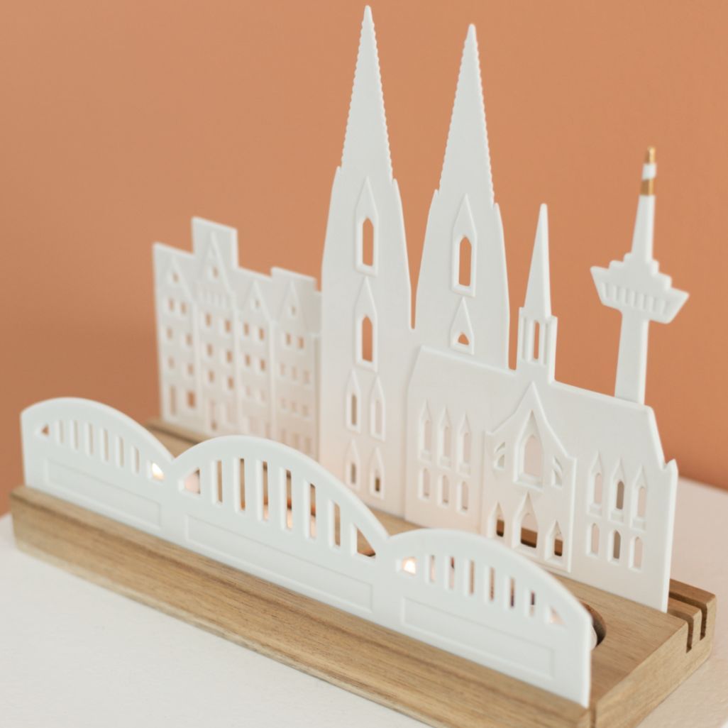 Lichtobjekt Stadtsilhouette Köln Räder