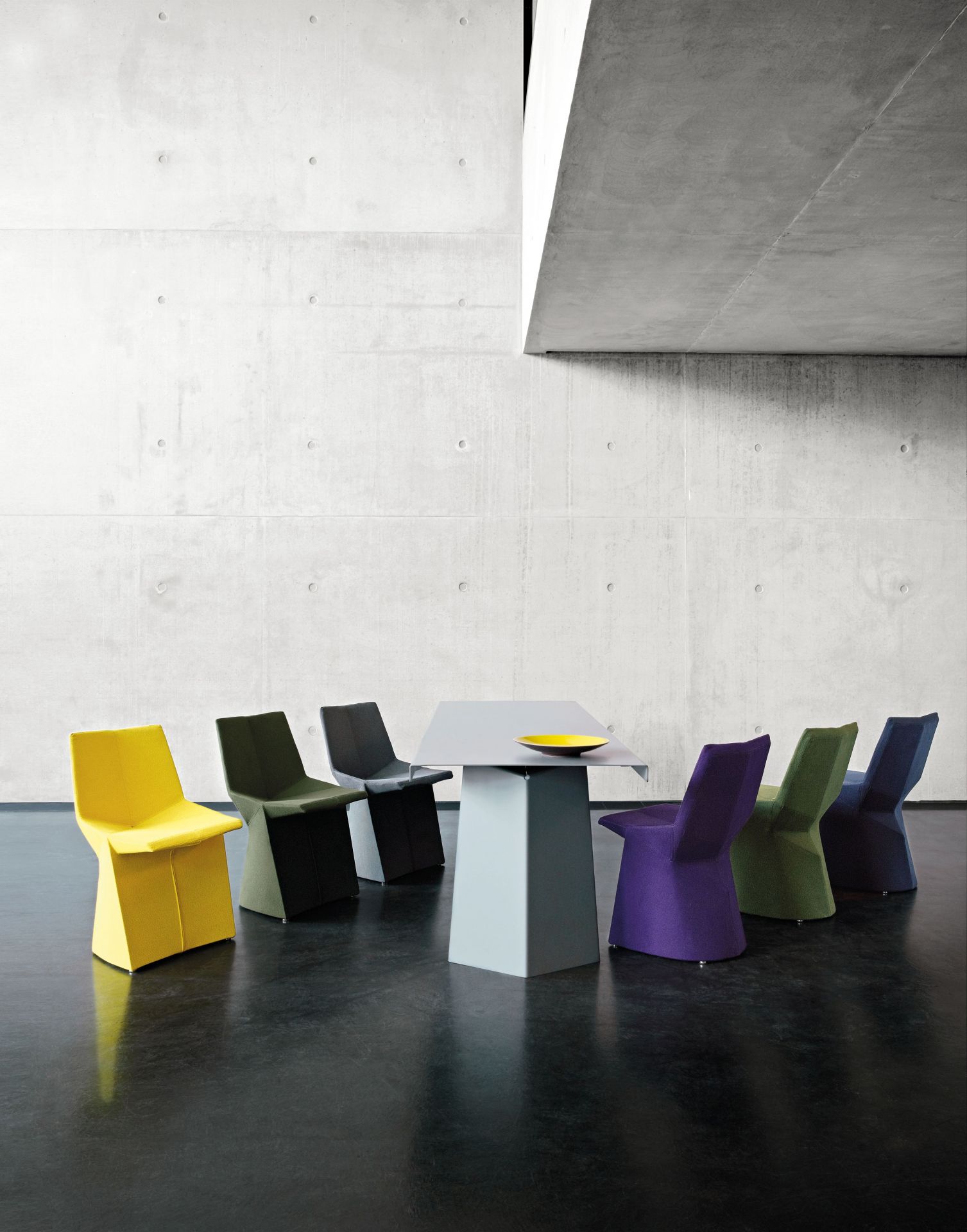 Pallas Tisch Indoor ClassiCon