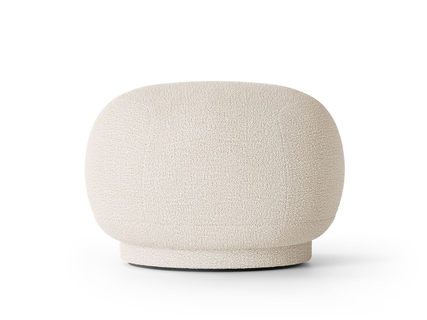 Beiger Rico Pouf von Ferm Living, runder Sitzhocker mit strukturierter Oberfläche, modernes Wohnaccessoire.