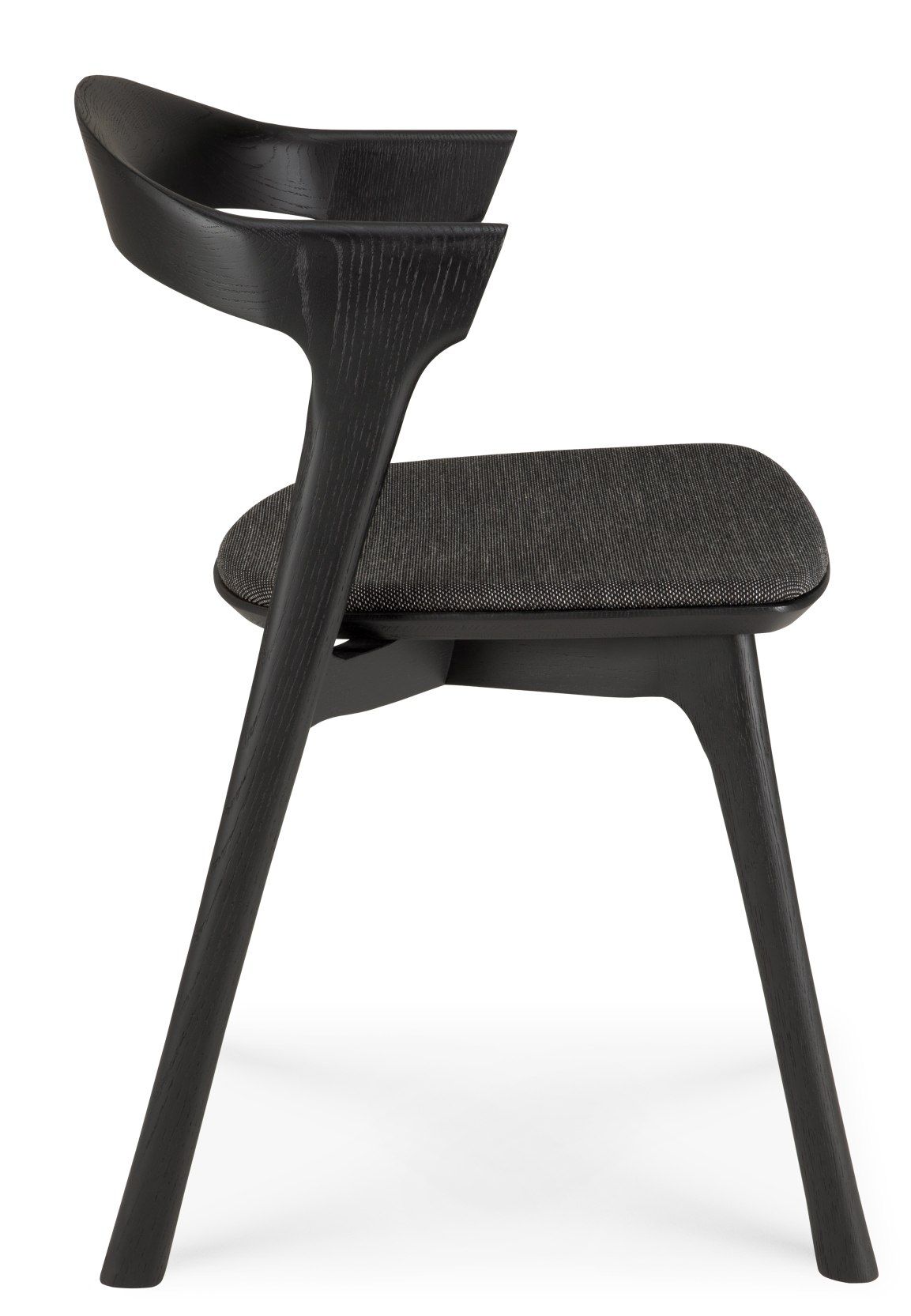 Bok Stuhl: brauner Holzstuhl mit schwarzem Stoffbezug, moderner Esszimmerstuhl von Ethnicraft.