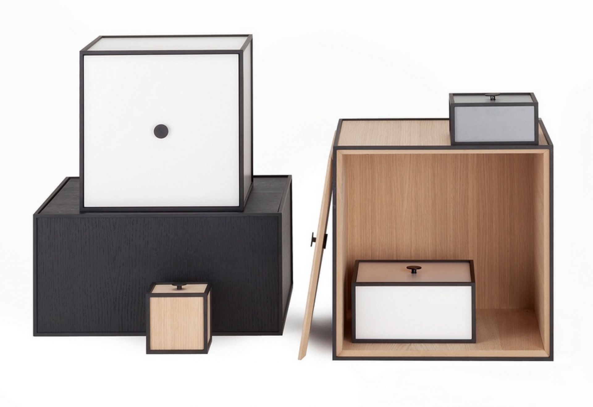 Frame 10 Aufbewahrungsboxen von Audo in verschiedenen Größen und Farben, modernes Design für stilvolle Aufbewahrung.