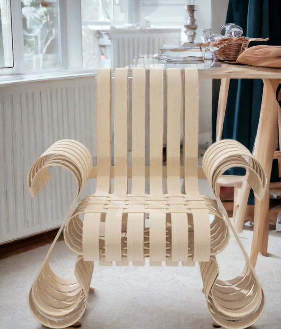 Klubsessel Power Play von Knoll International: Moderner Sessel aus hellem Holz mit geschwungenen Armlehnen.