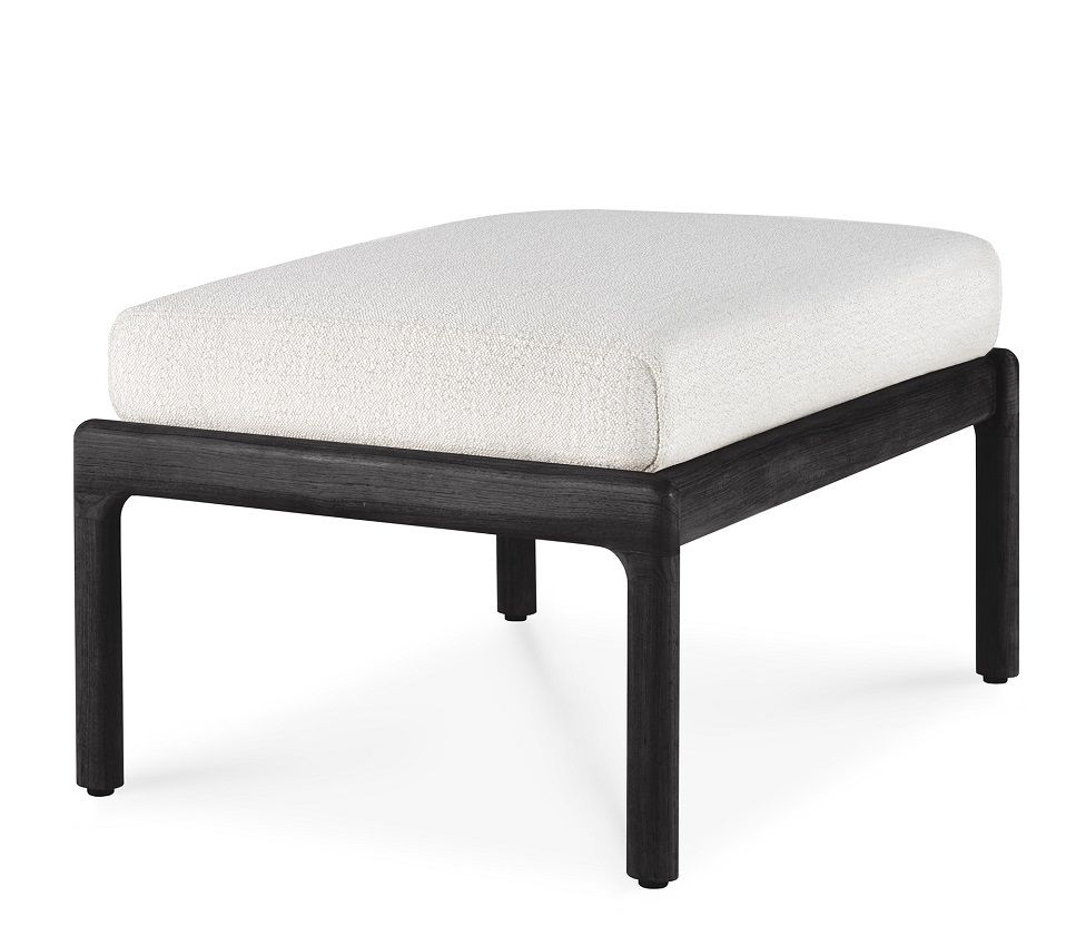 Jack Outdoor Polsterhocker von Ethnicraft: Schwarzer Teakholz-Hocker mit beiger Polsterung für den Außenbereich.