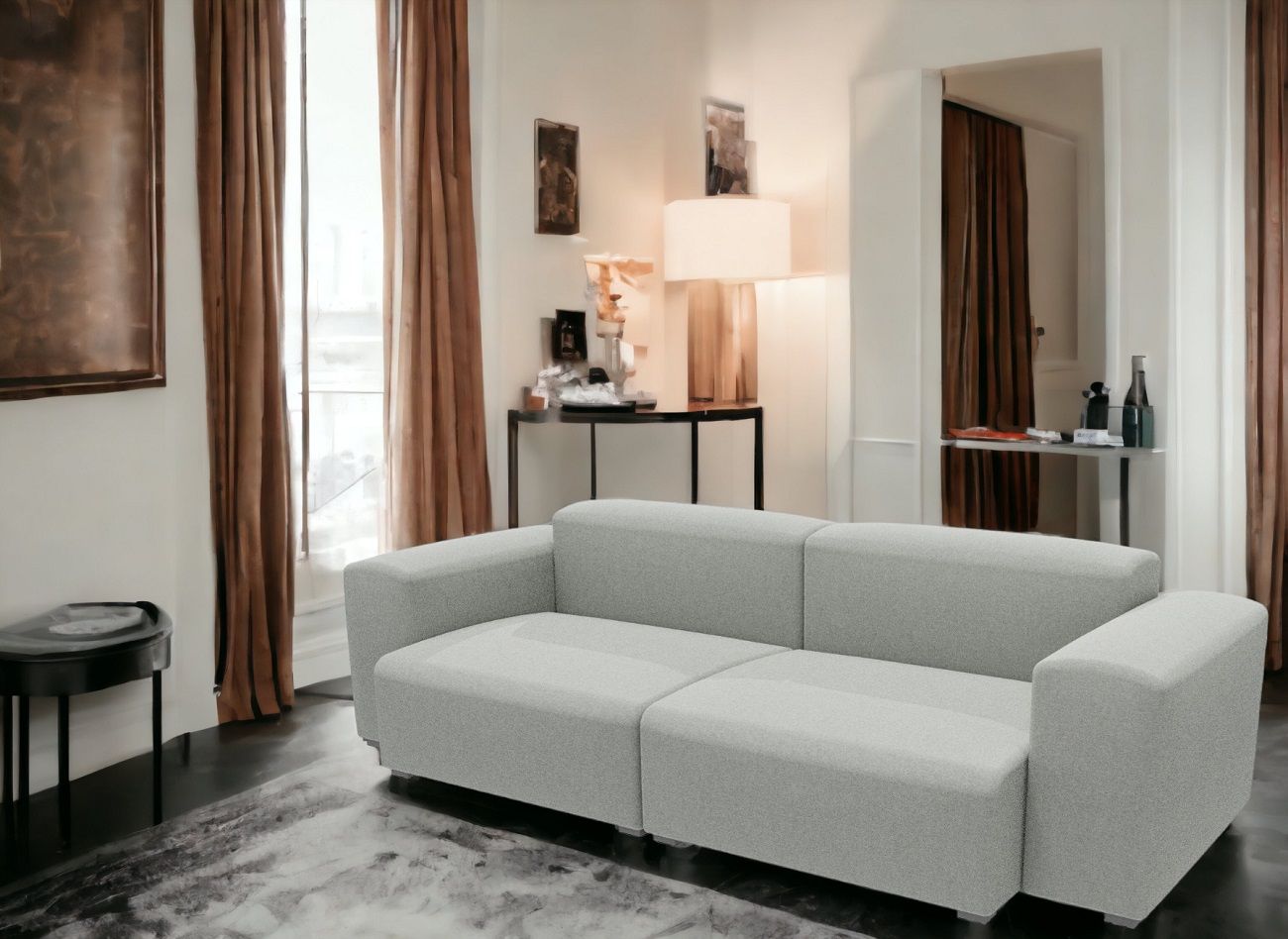 Helles Mags Soft Sofa von Hay, ein modernes 2,5-Sitzer Sofa mit niedrigen Armlehnen.