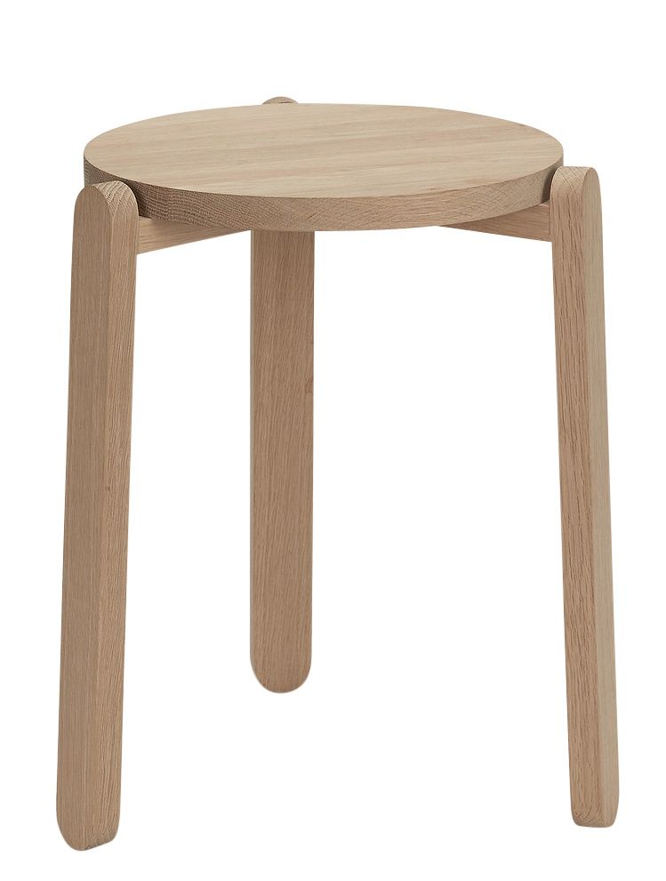 Nomad Stool Hocker von Skagerak: Runder, heller Holz-Hocker mit drei Beinen.