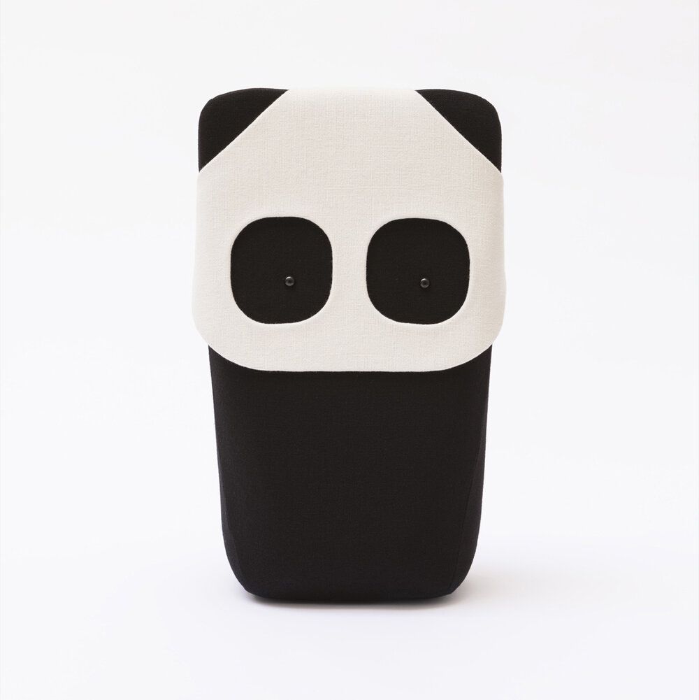 Großes Panda Sitzkissen aus der Zoo Collection von EO Denmark, schwarz-weiß, für Kinderzimmer.