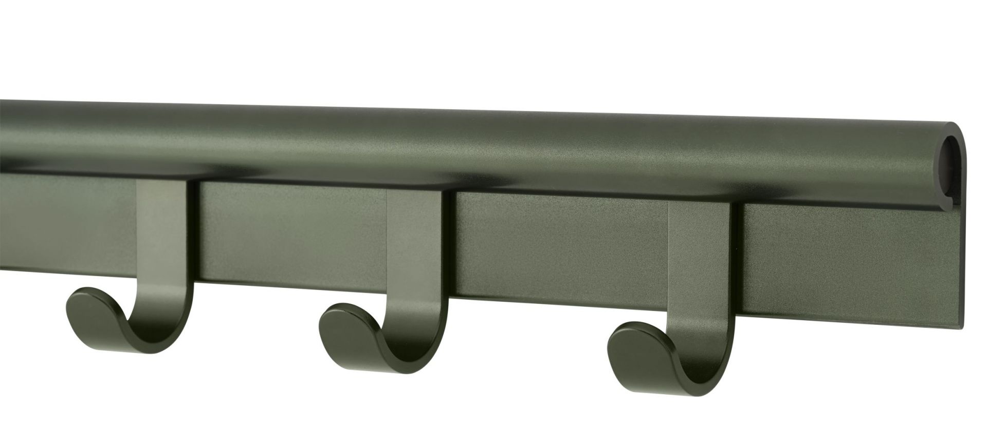 Nahaufnahme der Muuto Coil Coat Rack Wandgarderobe in Olivgrün mit drei Haken.