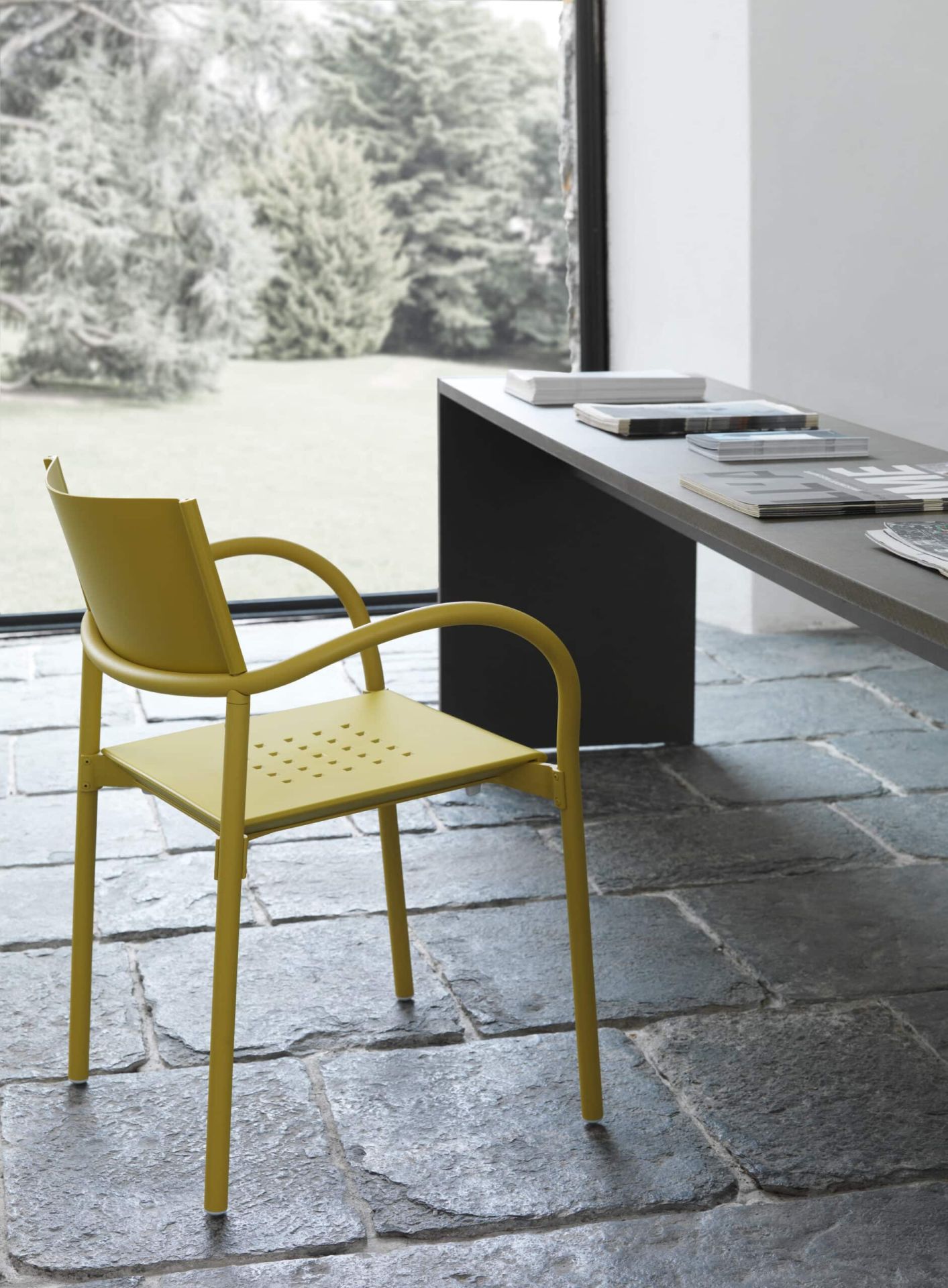 Breeze Stuhl Segis Senf Aluminium poliert