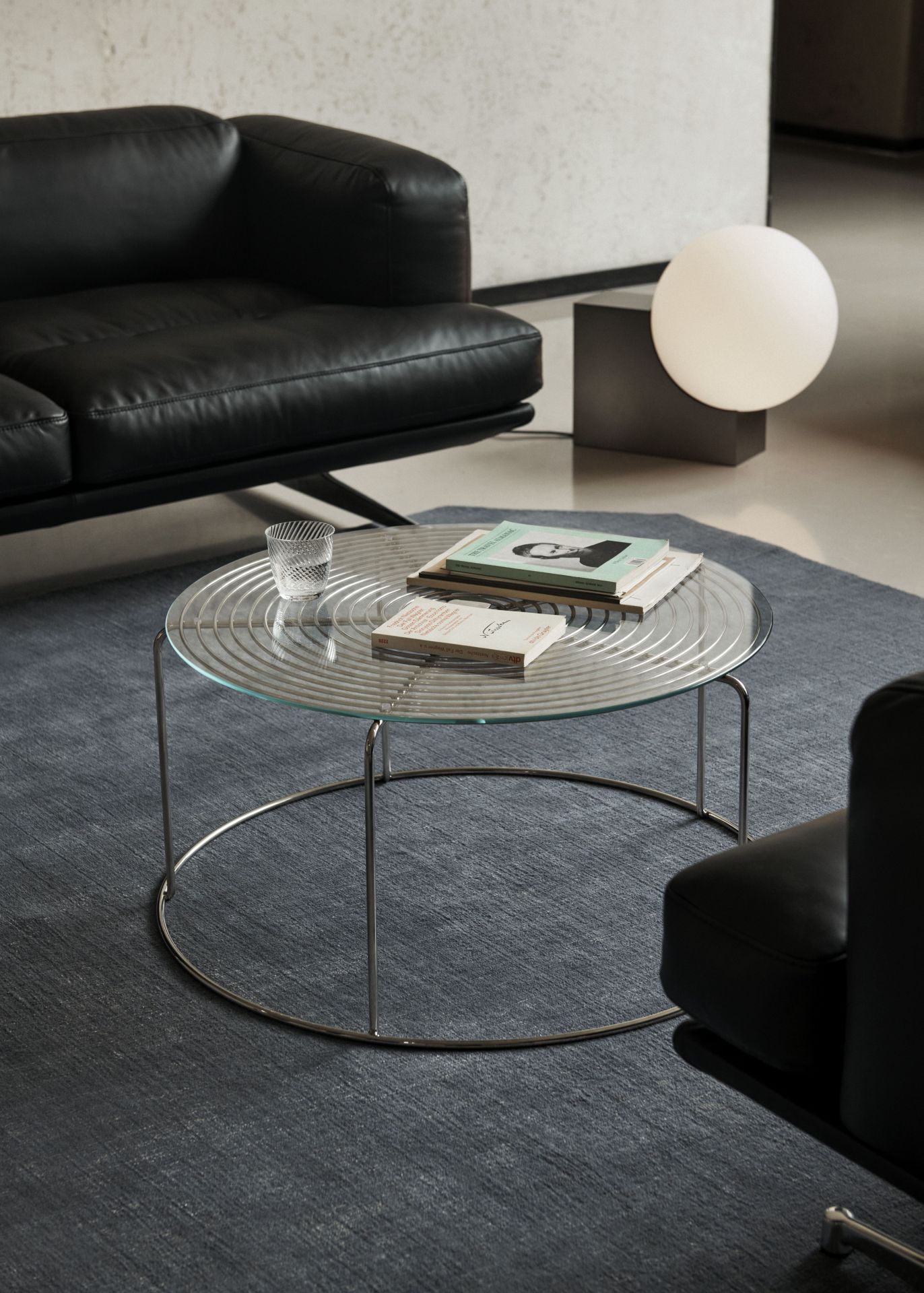 Wire Coffee Table Couchtisch mit Glasplatte AndTradition