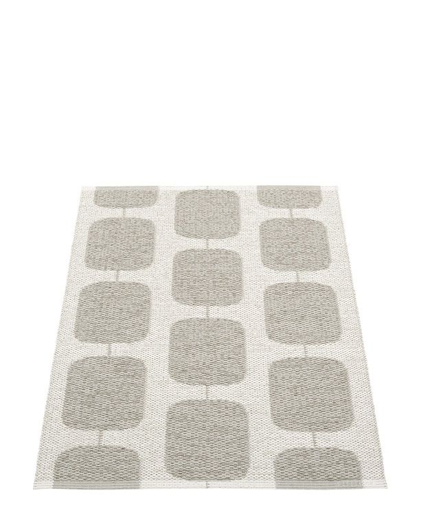 Pappelina Sten Kunststoffteppich 70x100 cm mit grafischem Muster in Beige und Weiß.