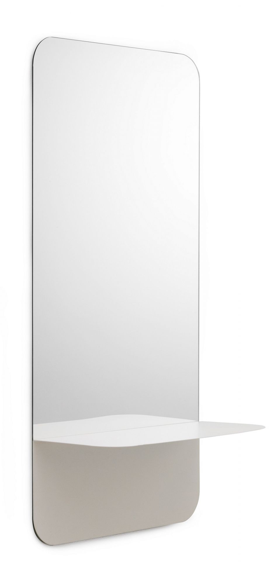 Vertikaler Horizon Spiegel von Normann Copenhagen mit Ablage, moderner Wandspiegel für Badezimmer und Flur.