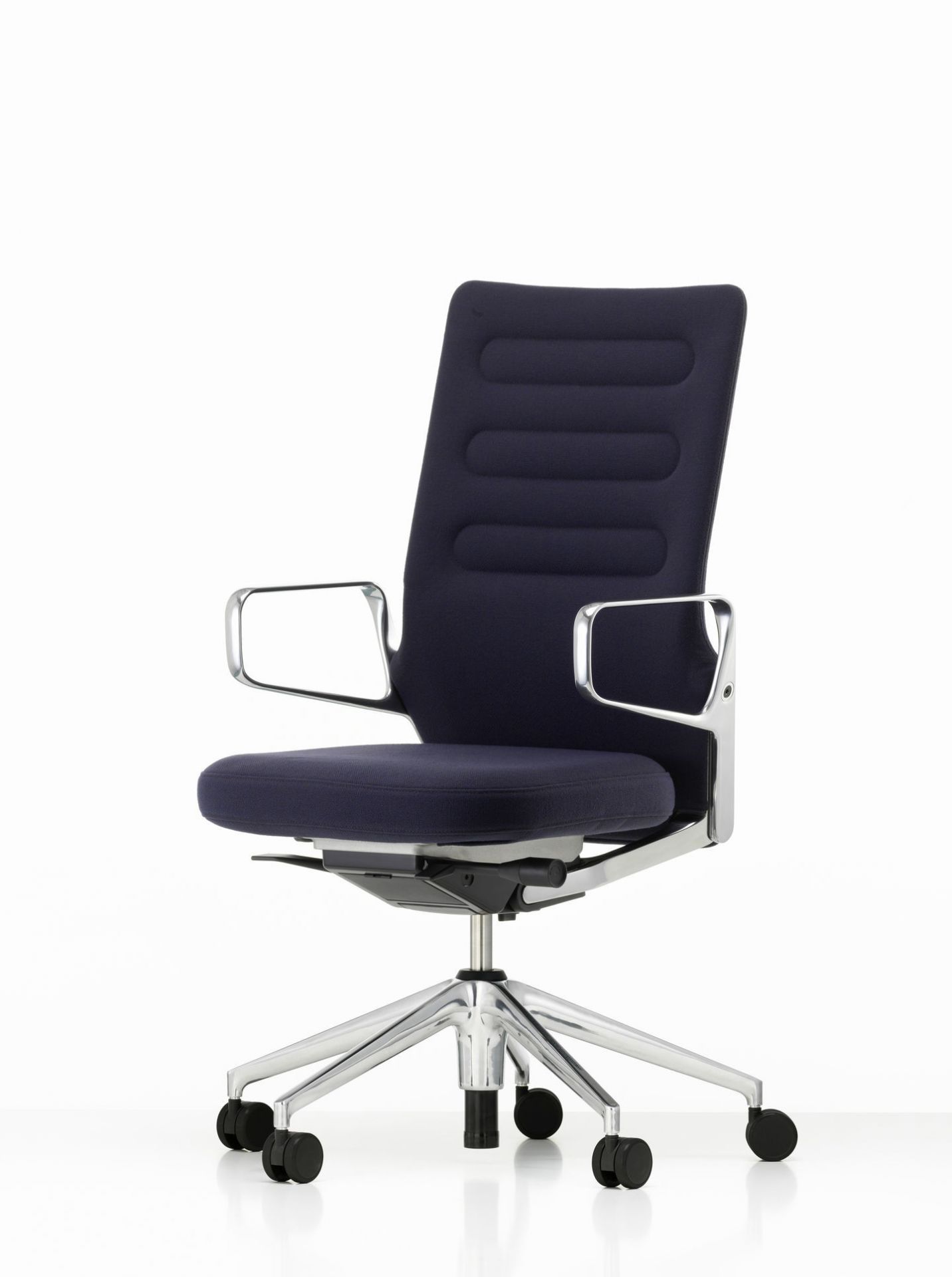 AC5 Work Bürostuhl von Vitra mit verstellbarer Lumbalstütze, Stoffbezug und Chromgestell.