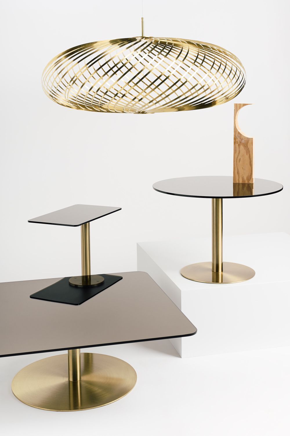 Flash Beistelltisch rechteckig von Tom Dixon aus Messing, moderne Wohnzimmermöbel und Design-Tische.