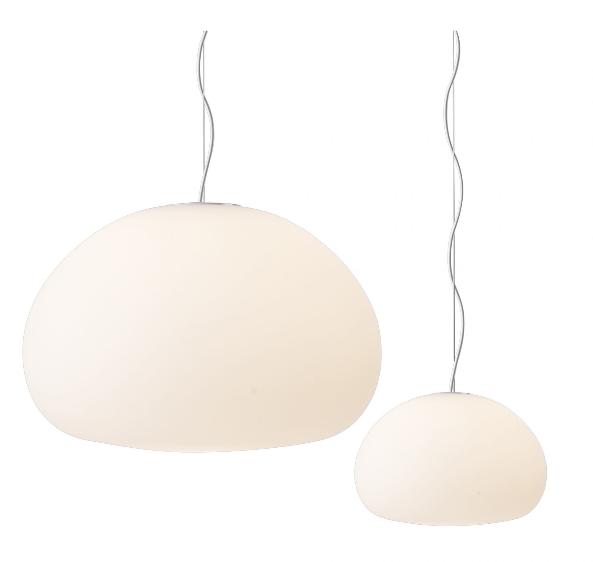 Zwei weiße Fluid Pendelleuchten von Muuto, moderne Hängelampe für Wohnzimmer und Esszimmer.