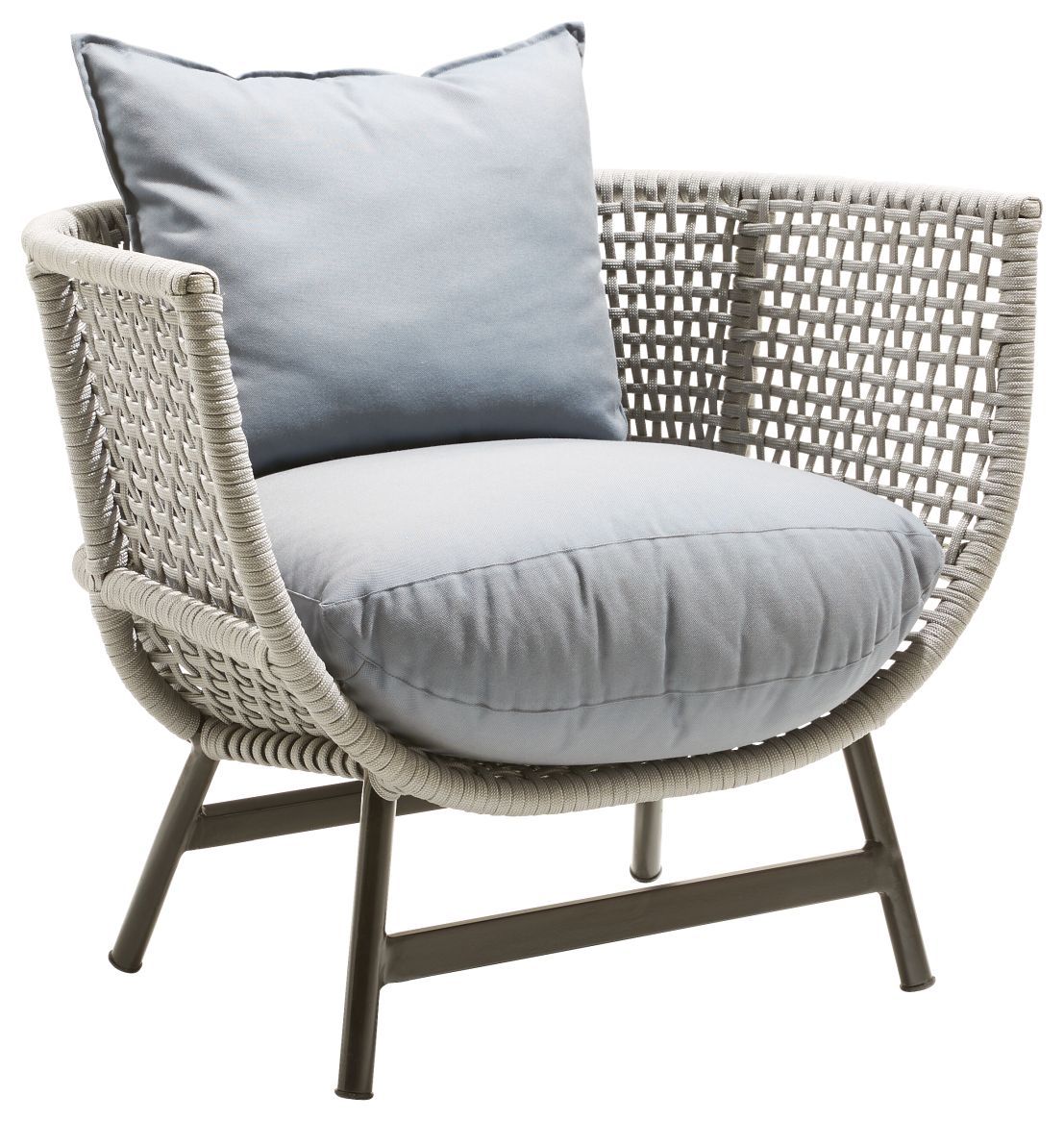 Suka Lounge Sessel von Jan Kurtz für den Außenbereich mit hellgrauen Polstern.