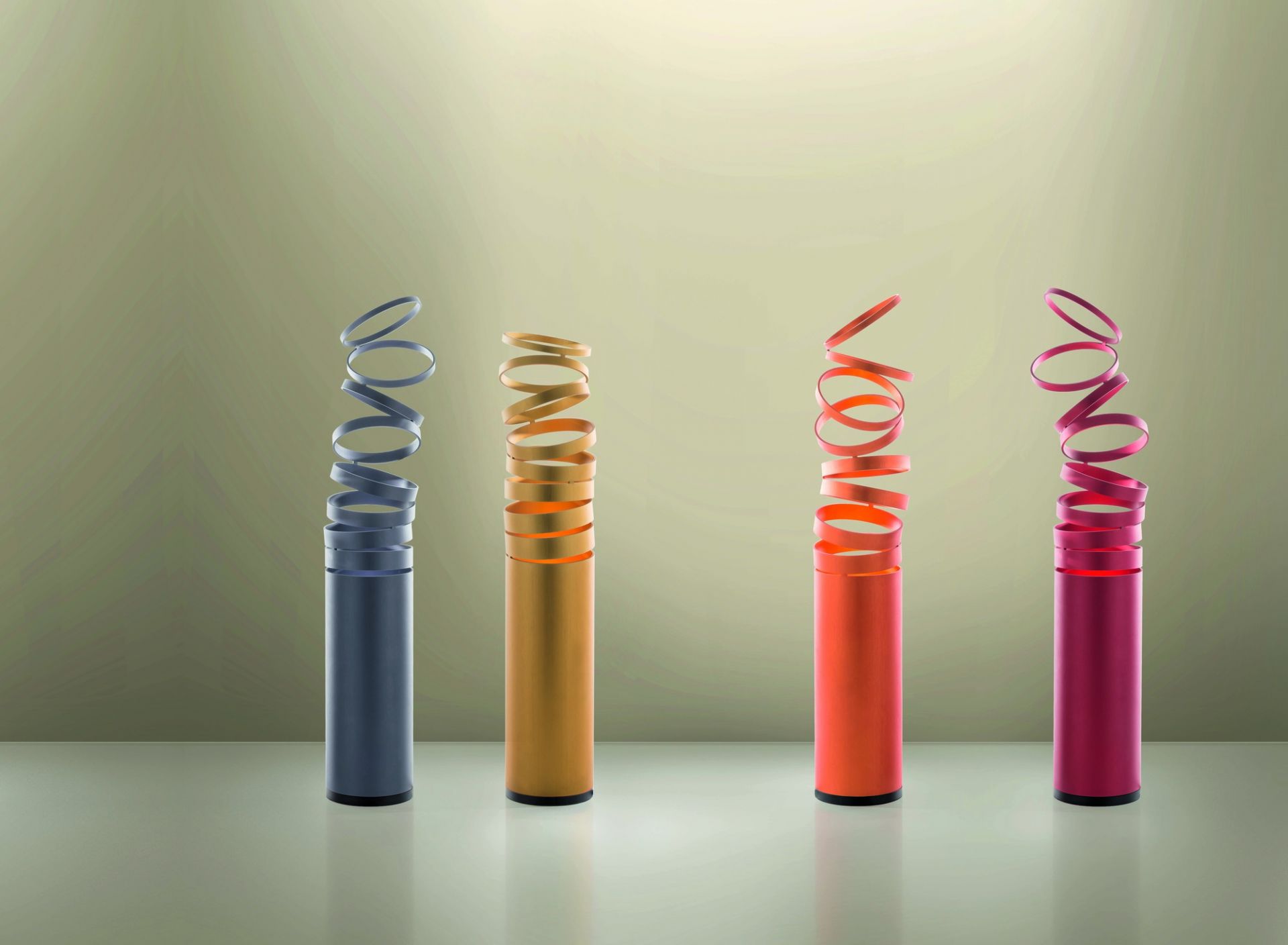 Artemide Decompose' Tischleuchten in Blau, Gold, Orange und Pink, modernes Design.