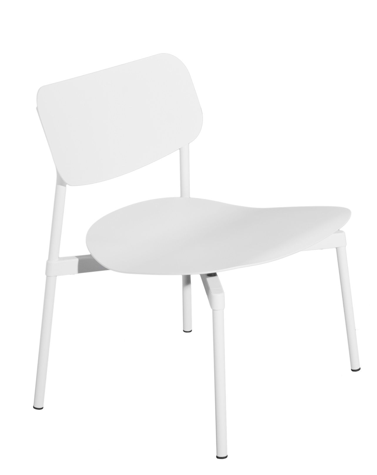 Weißer Fromme Lounge Chair Sessel von Petite Friture mit minimalistischem Design und filigranem Metallgestell.