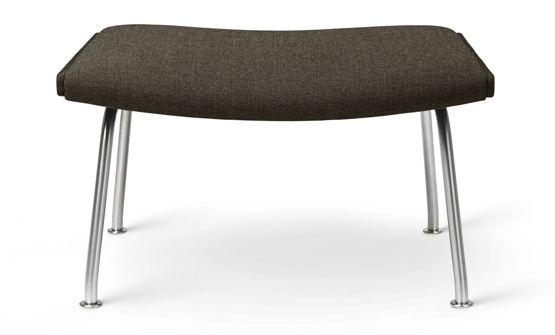 CH446 Fußhocker von Carl Hansen & Søn mit braunem Stoffbezug und Stahlbeinen.