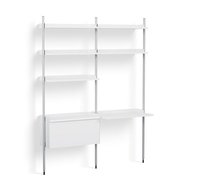 Weißes Pier System Regal mit zwei Säulen, Ablageflächen und Schreibtischplatte von Hay.