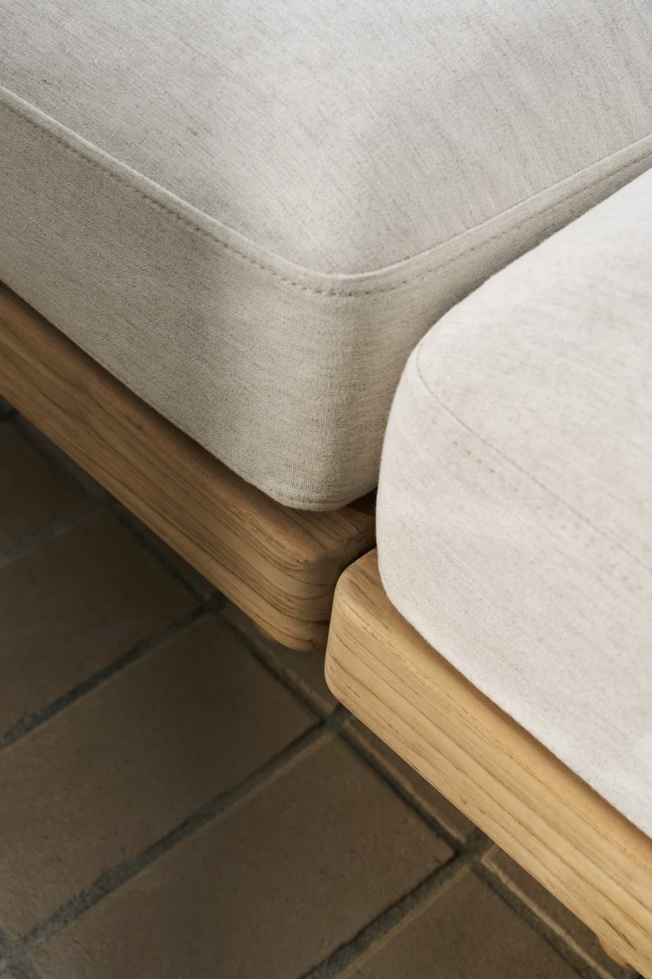 E511 Embrace Sofa Modul mit Rückenlehne und Seitenlehne Outdoor Carl Hansen & Søn