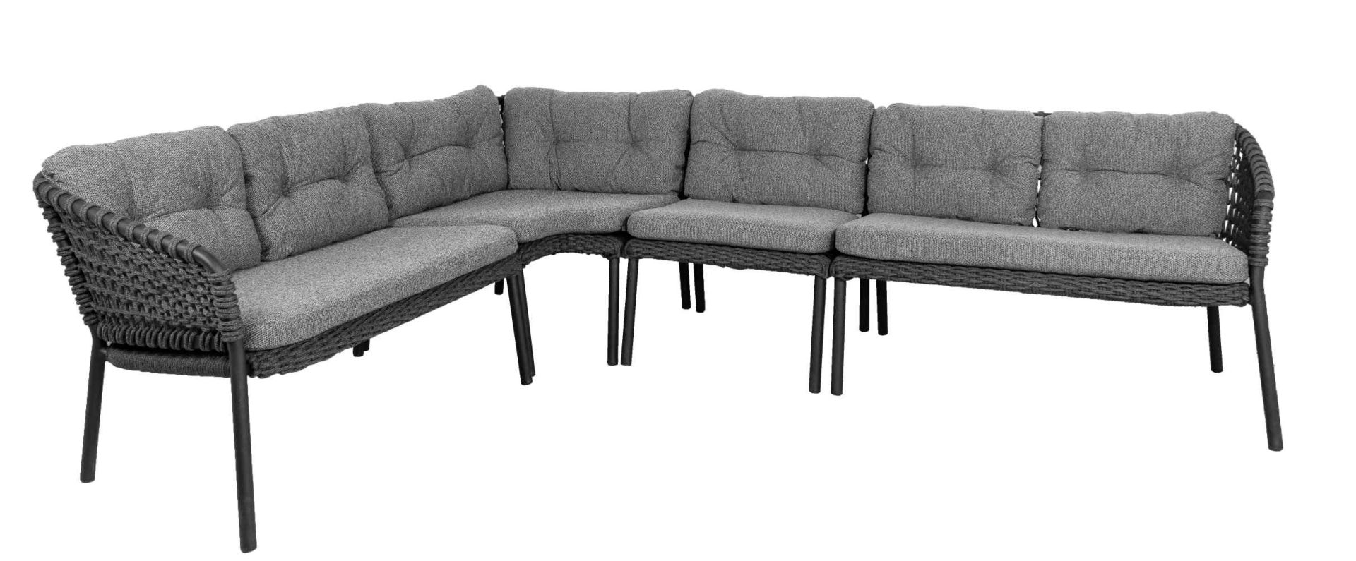 Ocean Cane-Line Outdoor Sessel Einzelmodul mit dunkelgrauen Kissen, Rattan-Optik, modernes Design für Garten und Terrasse.